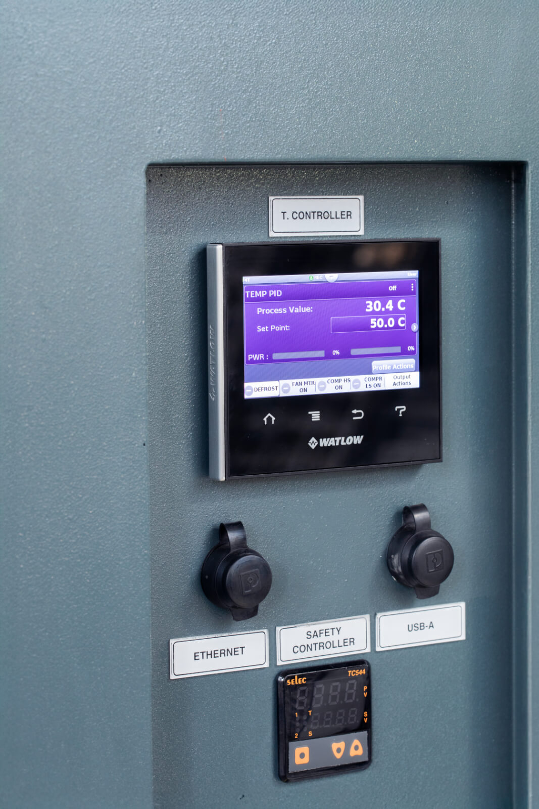 Watlow F4T temperature controller with real-time PID display, Ethernet and USB connectivity